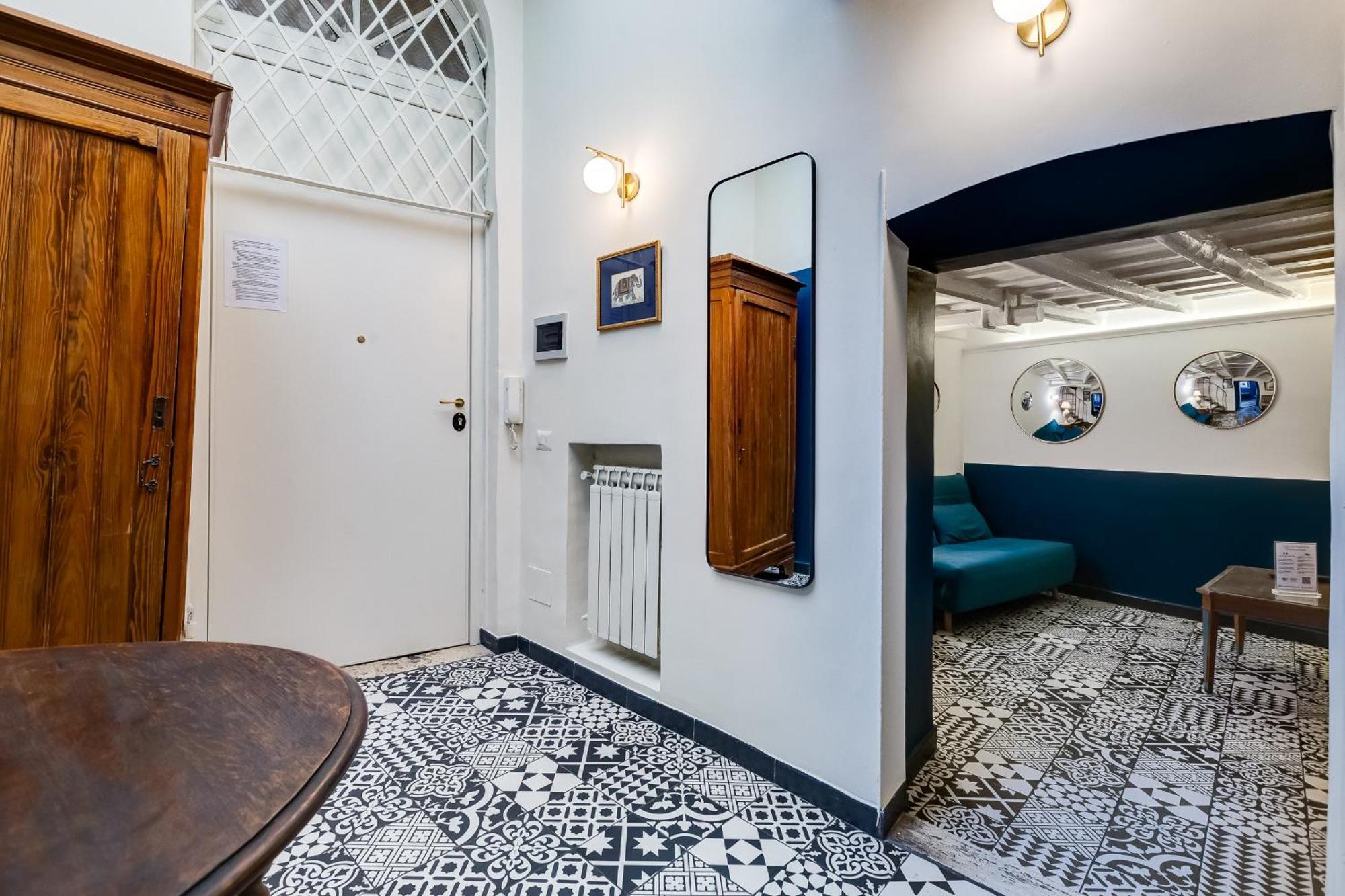 Vivilo Collection - Macelli Spanish Steps Apartment *