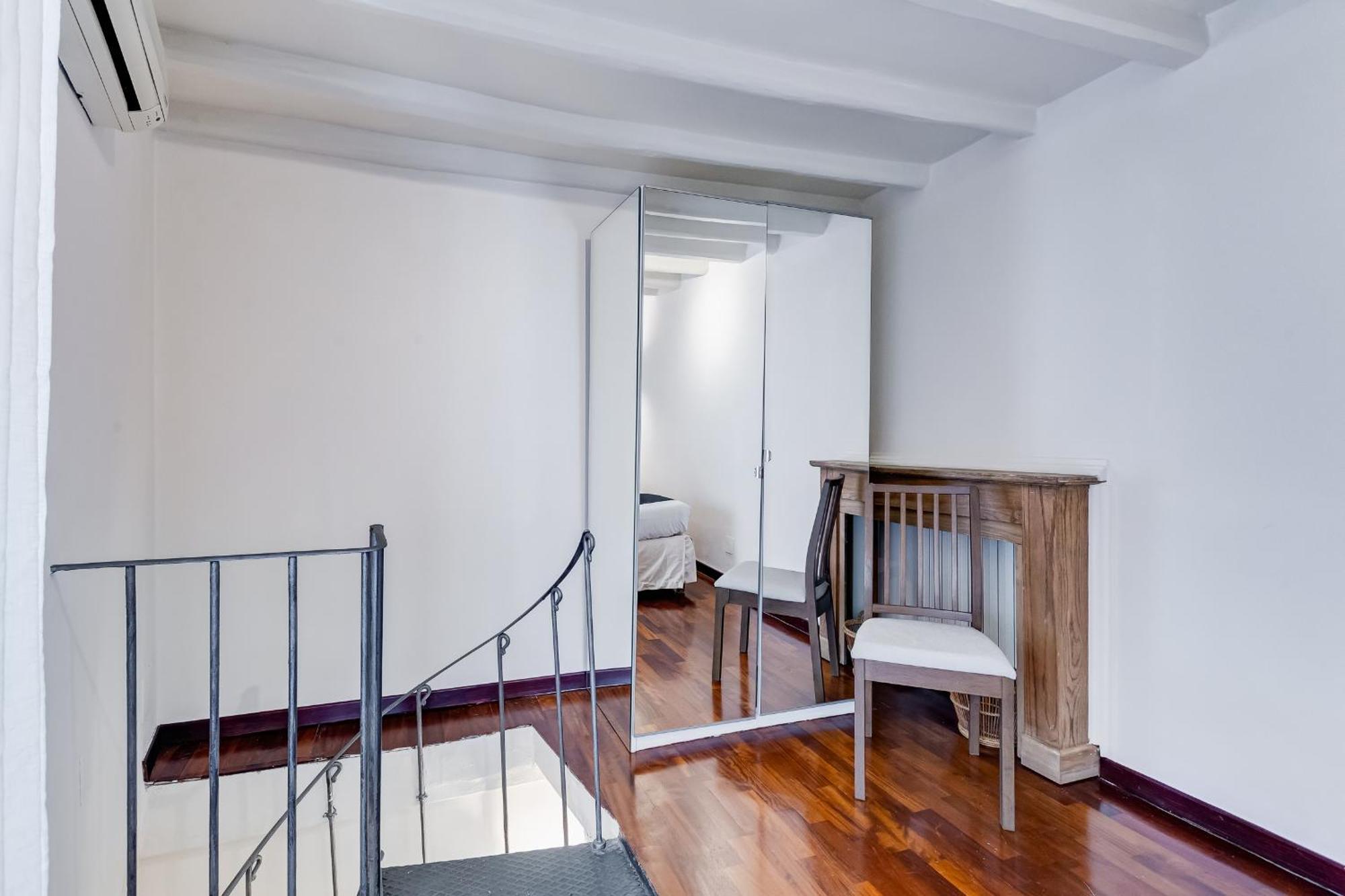 Vivilo Collection - Macelli Spanish Steps Apartment *